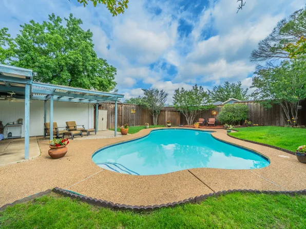 1605 Brighton Dr, Carrollton, TX 75007