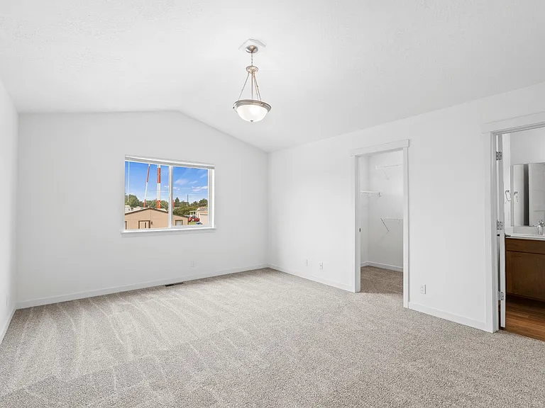 1510 N Michigan Ln — Photo 8