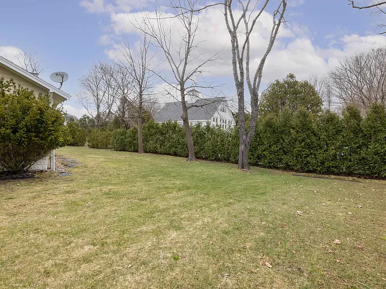 808 Central Rd — Photo 31