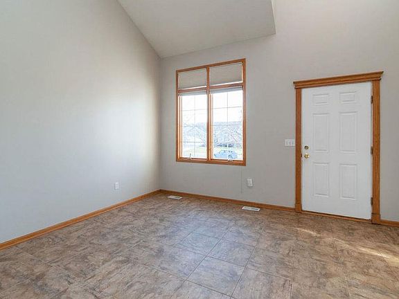 5th image of 3113 SW Woodfield Ln