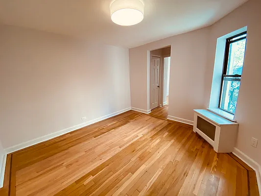 Rented by Metropolis Real Estate of Manhattan | media 12