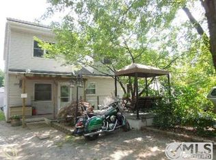 3135 Saint Clair Dr, Rochester Hills, MI 48309