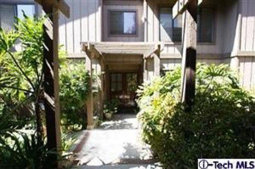 2nd image of 22 Northwoods Ln