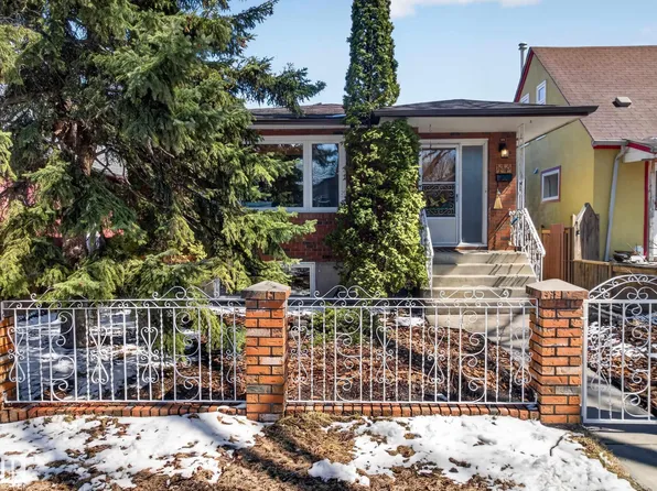 11345 89th St NW, Edmonton, AB T5B 3T5