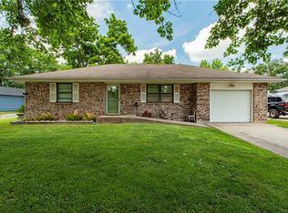 203 W Phillips St, Odessa, MO 64076