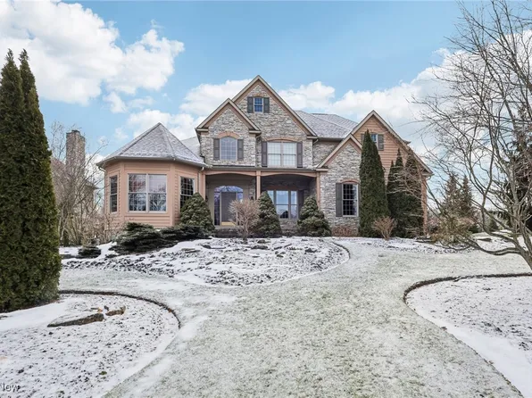 540 Oakmont Ln, Aurora, OH 44202