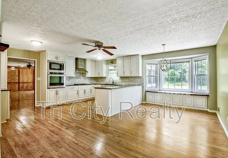 630 Hawthorne Pl — Photo 22