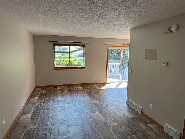 630 N James Ave — Photo 23