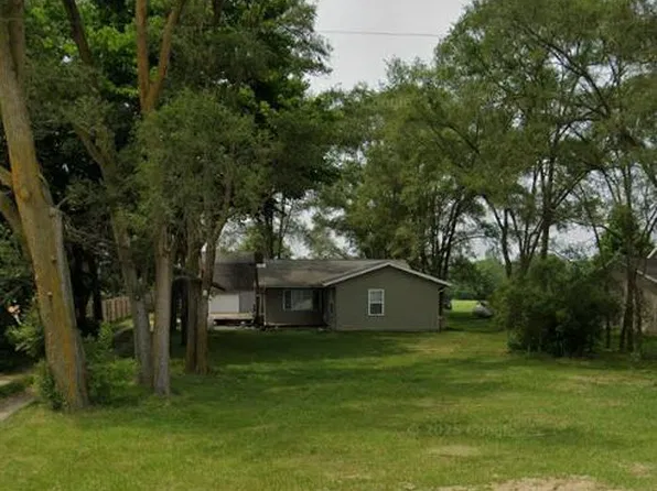 984 7th St, Plainwell, MI 49080
