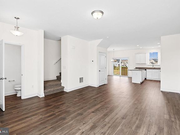 3rd image of 3840 Castle Dr #313