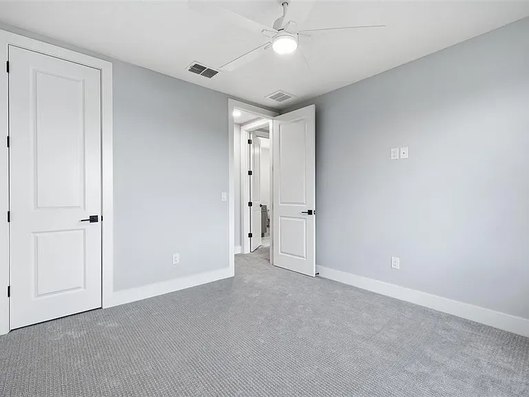4208 W Carmen St #C — Photo 24