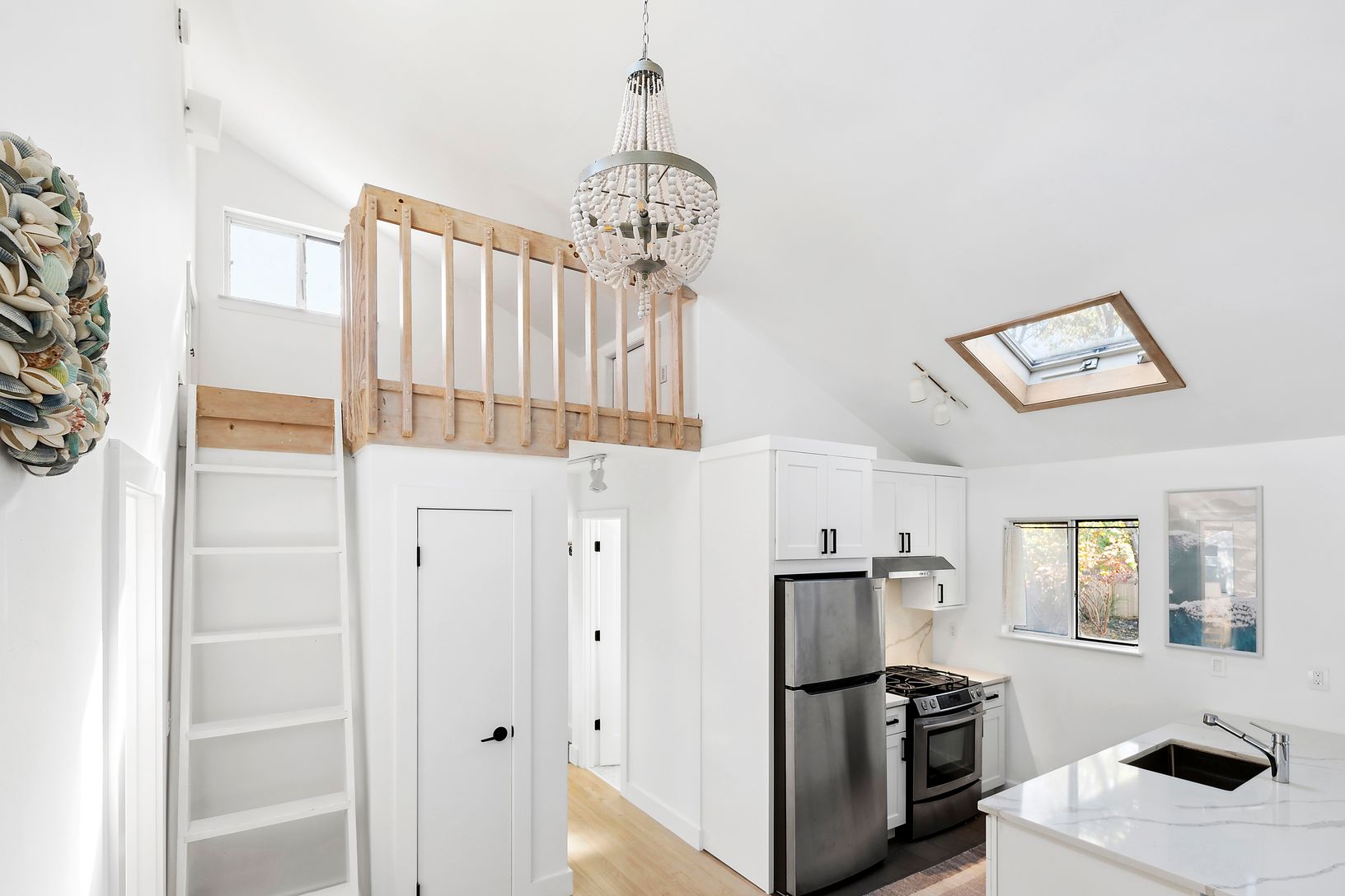 EXTRA LOFT SPACE