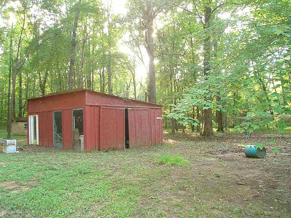 3rd image of 410 Wildflower Dr