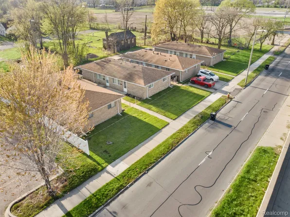 7464/7460 Southfield Rd, Detroit, MI 48228