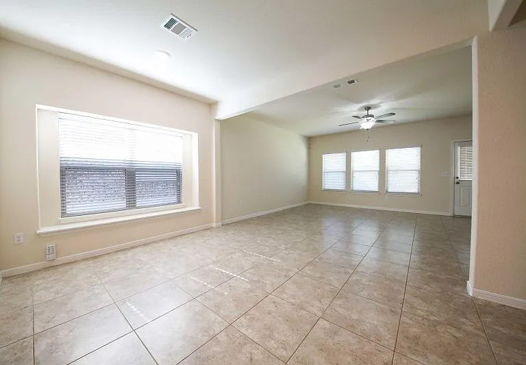 14002 Madrigal Ln — Photo 15