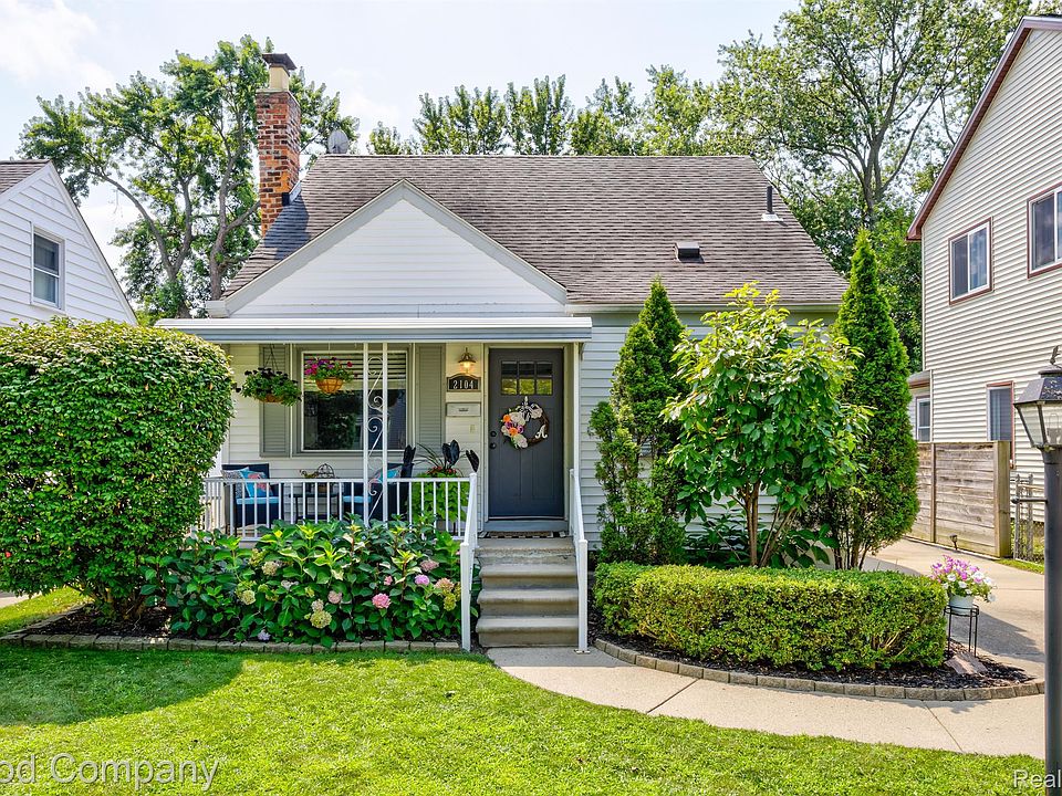 1st image of 2104 Harwood Ave