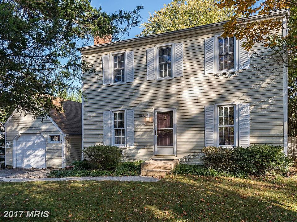 1st image of 1027 Hyde Park Dr