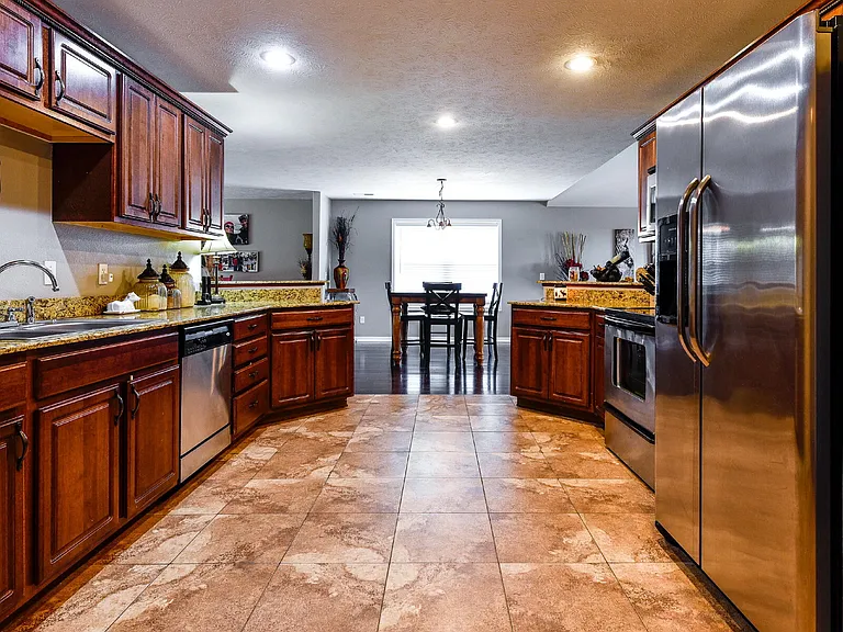 370 Southwoods Way — Photo 15