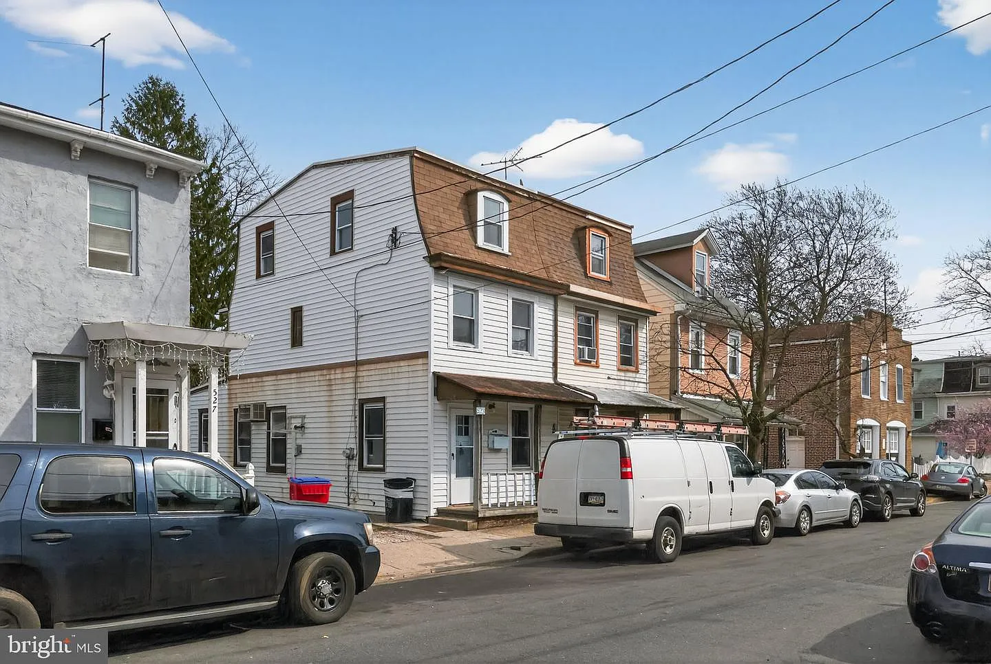 523 Swain St photo 1