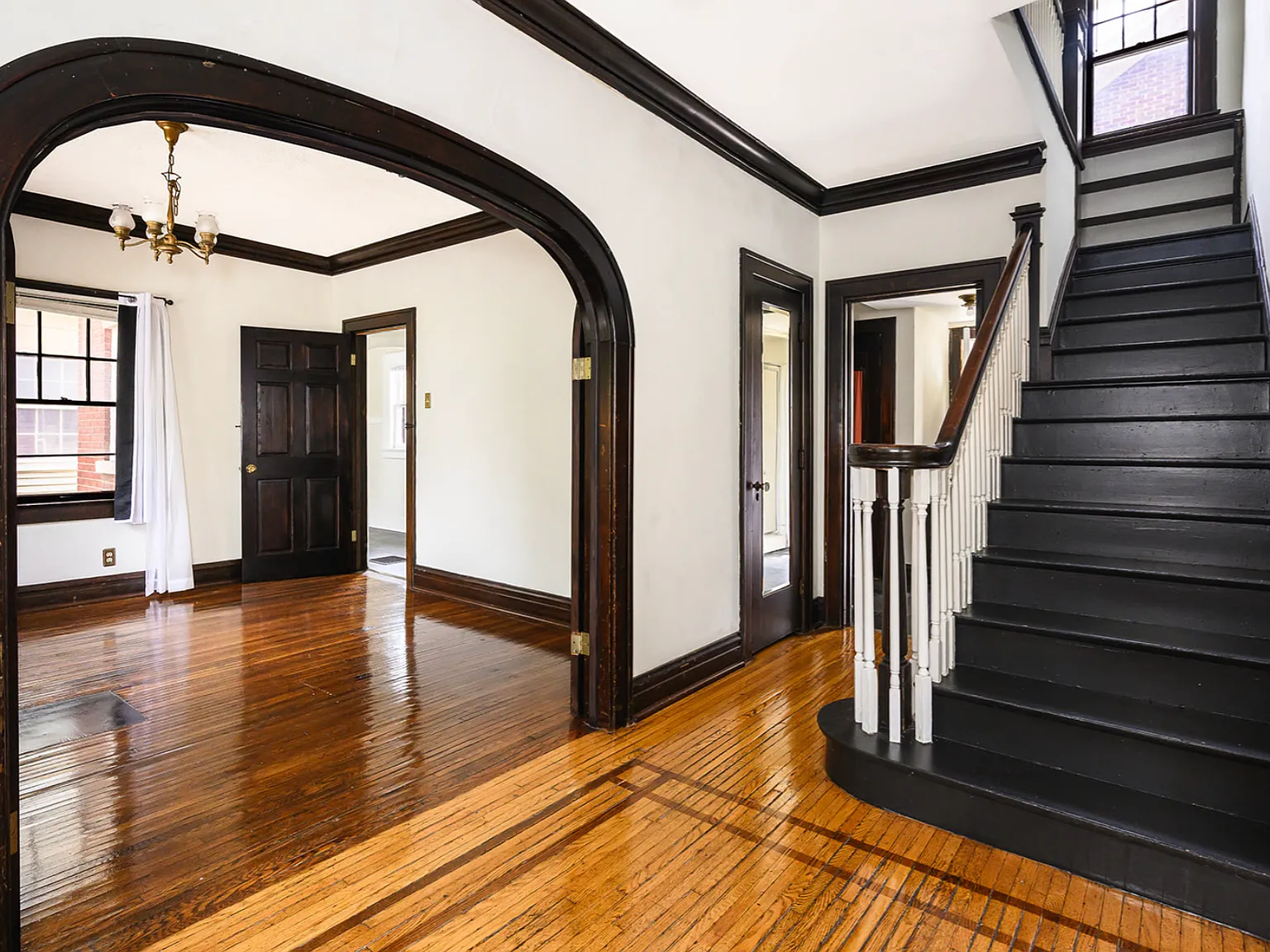5 bed, 1862 sqft, $5,000 — Photo 4
