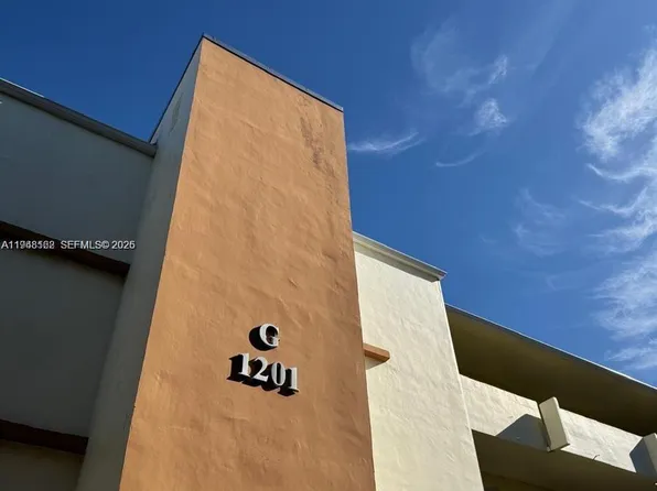 1201 NE 191st St #G313, Miami, FL 33179