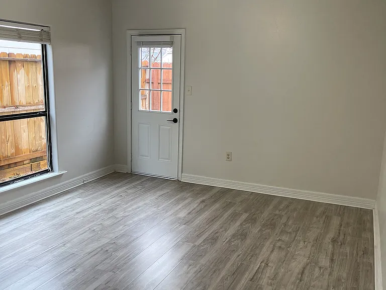 16868 Kempwood — Photo 11