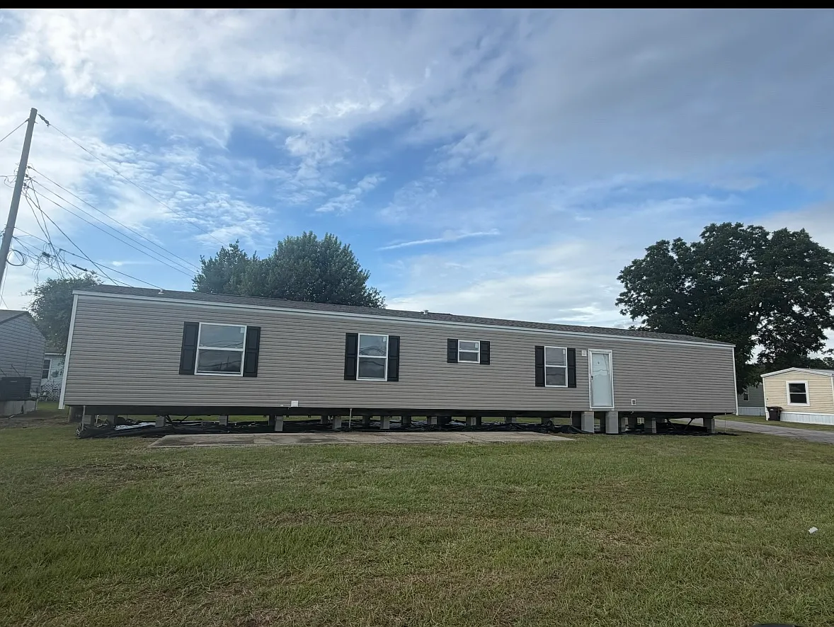 4 bed, 1280 sqft, $995 — Photo 1