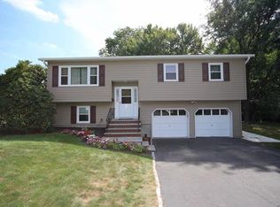 42 Veterans Pkwy, Pearl River, NY 10965