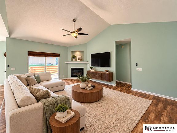 4th image of 5004 N 145th St