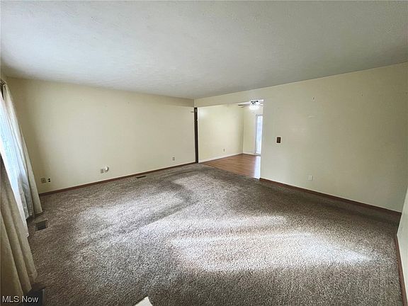 4th image of 35441 King Dr