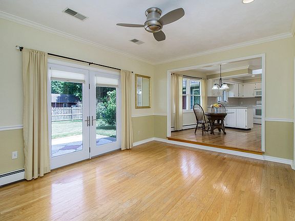 3rd image of 3522 Laurel Hill St