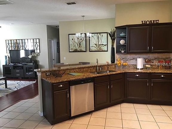 4th image of 444 Tamarind Parke Ln