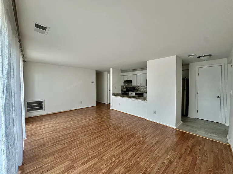 1645 Arlyn Cir #A — Photo 9