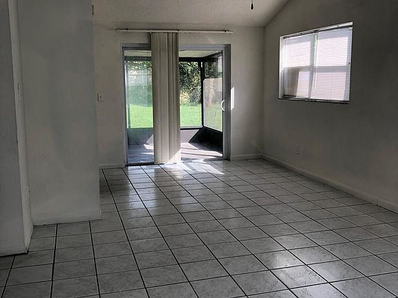 2nd image of 8817 Oak Cir