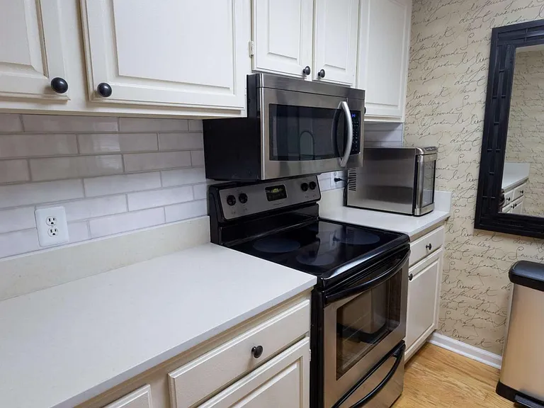 3481 Lakeside Dr NE #605 — Photo 9