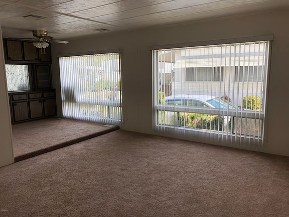 5th image of 98 Jeannine Ct