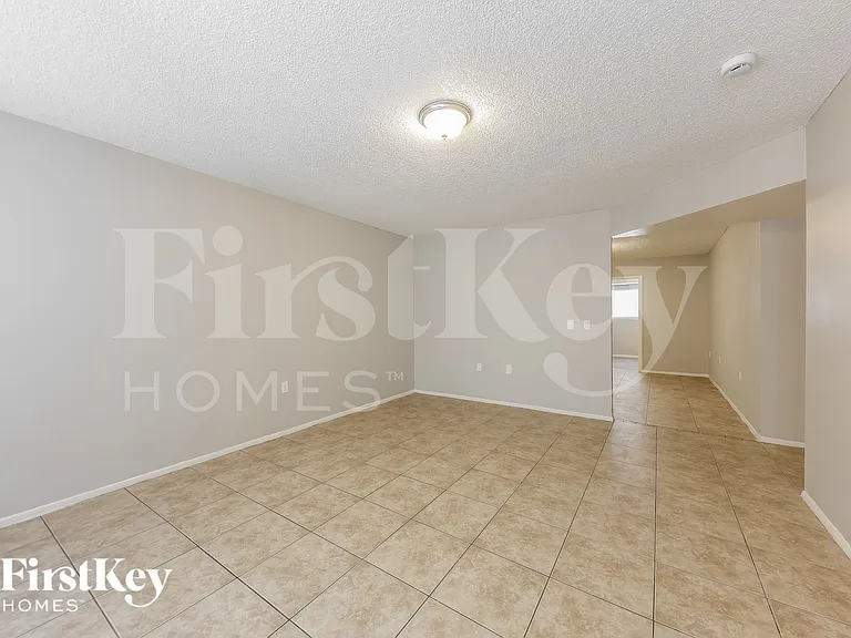 3816 W Northern Ave — Photo 2