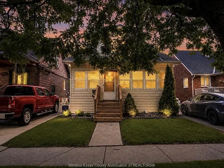 2177 Dougall Ave #UPPER — Photo 17