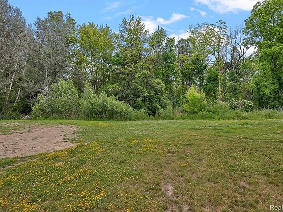 3rd image of 6537 Pardee Rd