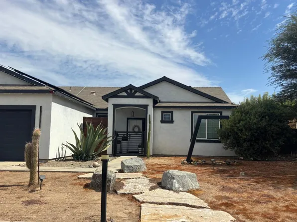 976 Heather Ave, Dinuba, CA 93618
