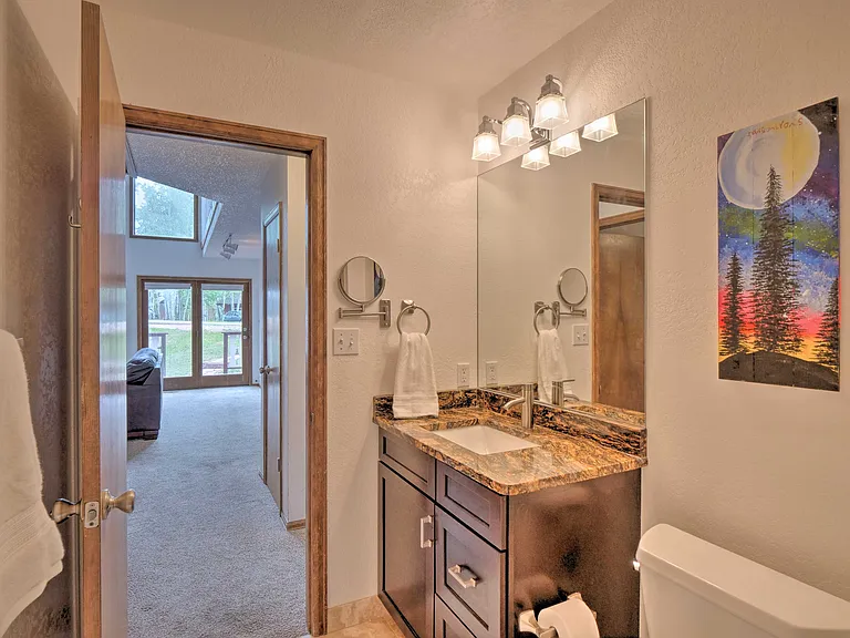 320 E Gunnison Ave — Photo 14