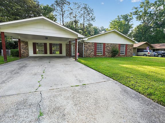 2nd image of 3024 Longwood Dr