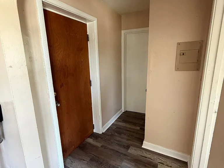 90 Blymyer Ave — Photo 5