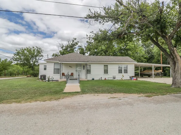 601 E 1st St, Coleman, TX 76834