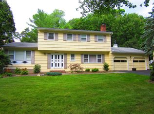 24 Delbrook Rd, Morris Plains, NJ 07950