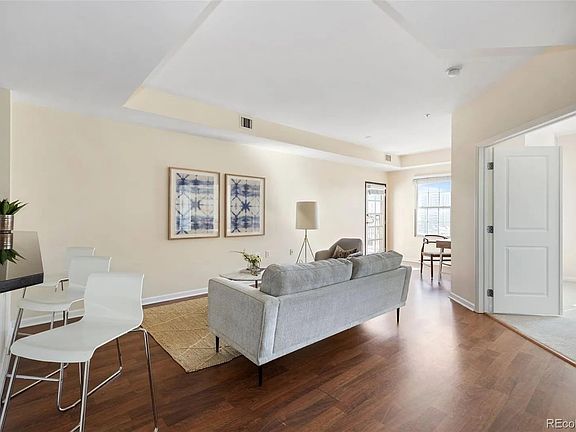 2nd image of 975 N Lincoln St APT 9B