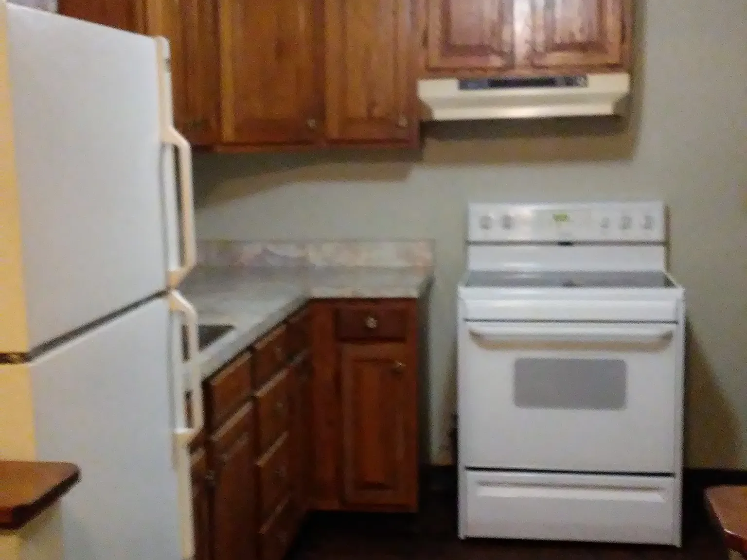 3 bed, 1200 sqft, $1,300 — Photo 3