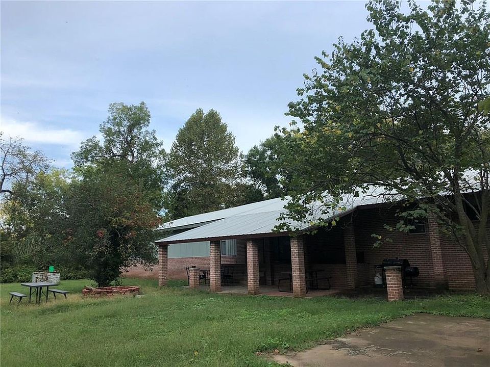 1st image of 216 Minnow Springs Ave