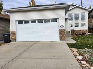 47 S Riverbrook Close W, Lethbridge, AB T1K 7P1