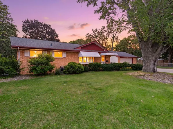 6836 Ewing Ave N, Brooklyn Center, MN 55429